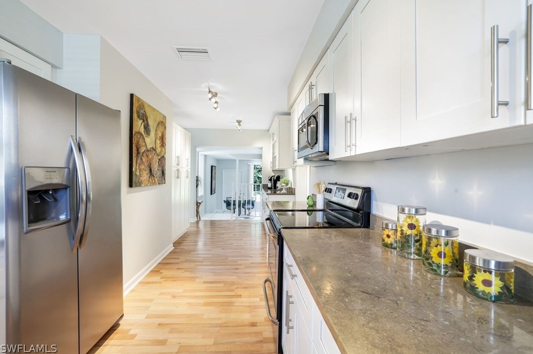 1281 Caloosa Dr, Fort Myers FL  33901-6715 exterior