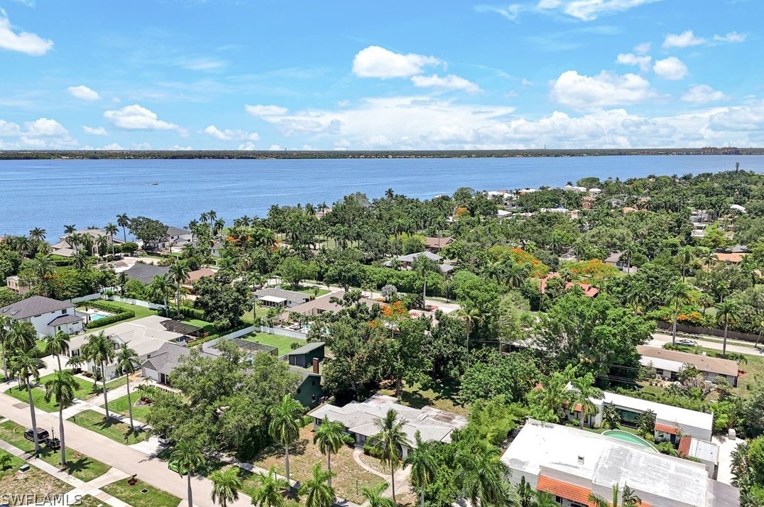 1281 Caloosa Dr, Fort Myers FL  33901-6715 exterior