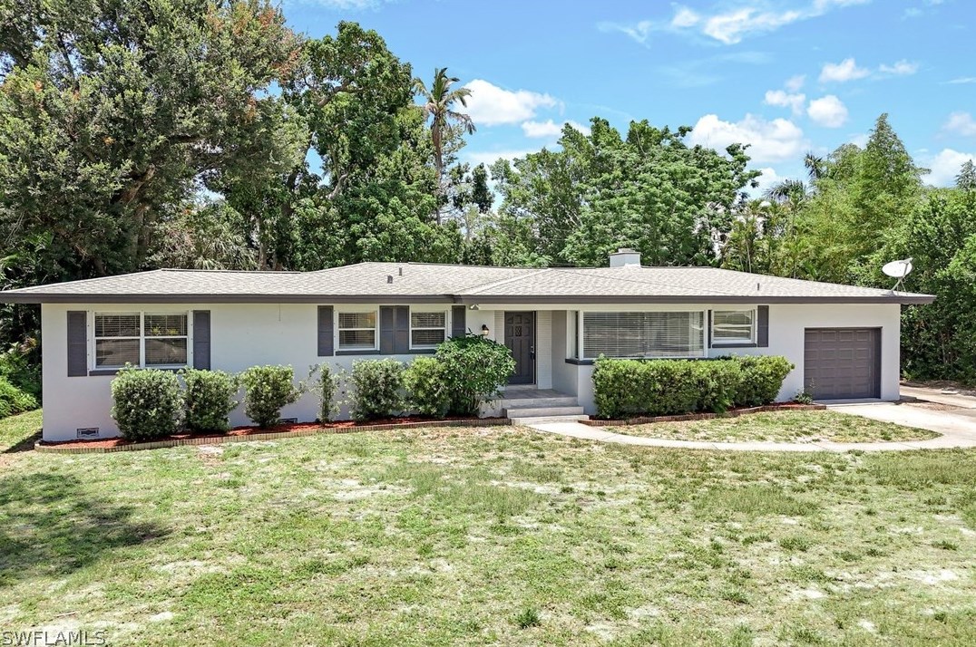 1281 Caloosa Dr, Fort Myers FL  33901-6715 exterior