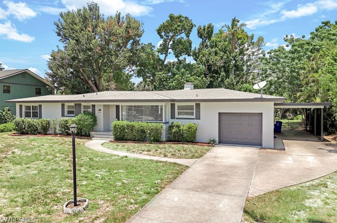 1281 Caloosa Dr, Fort Myers FL  33901-6715 exterior