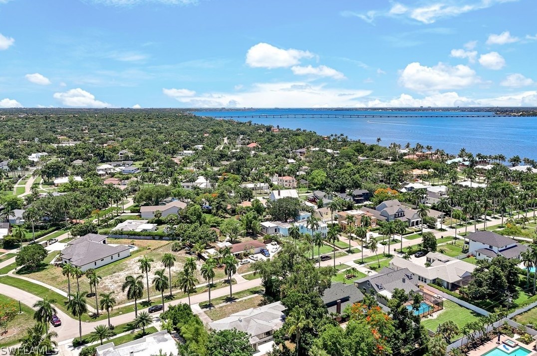 1281 Caloosa Dr, Fort Myers FL  33901-6715 exterior