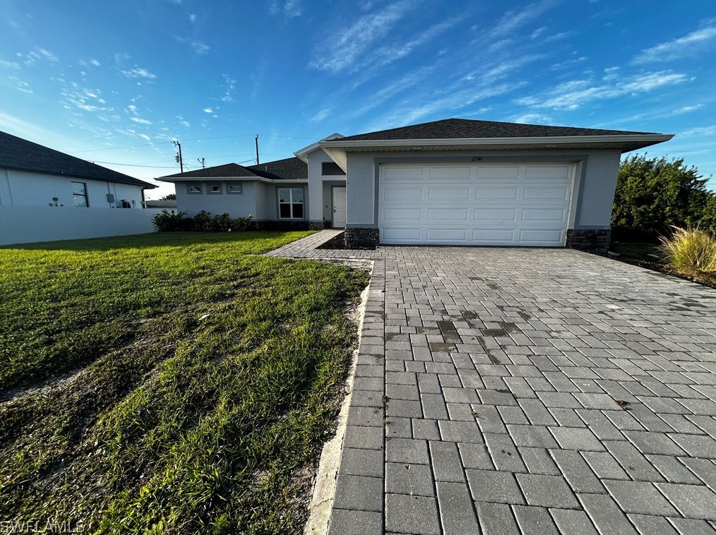 2746 5th Ter, Cape Coral, FL 33993-7044