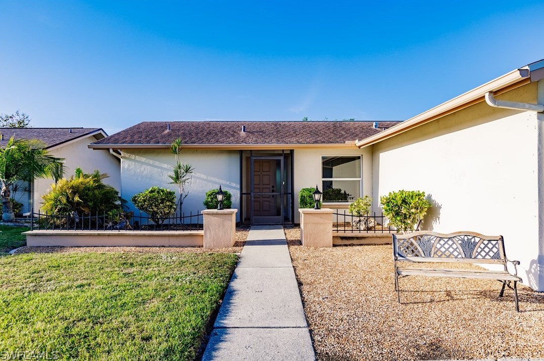 9753 Deerfoot Dr, Fort Myers, FL 33919-4930