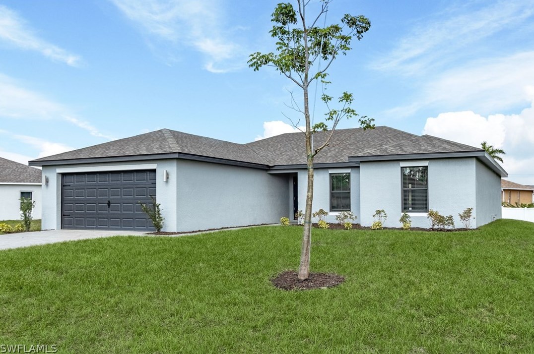 816 Rue Labeau Cir, Fort Myers, FL 33913