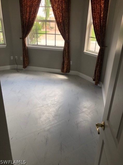 9811 Las Casas Dr, Fort Myers, FL 33919