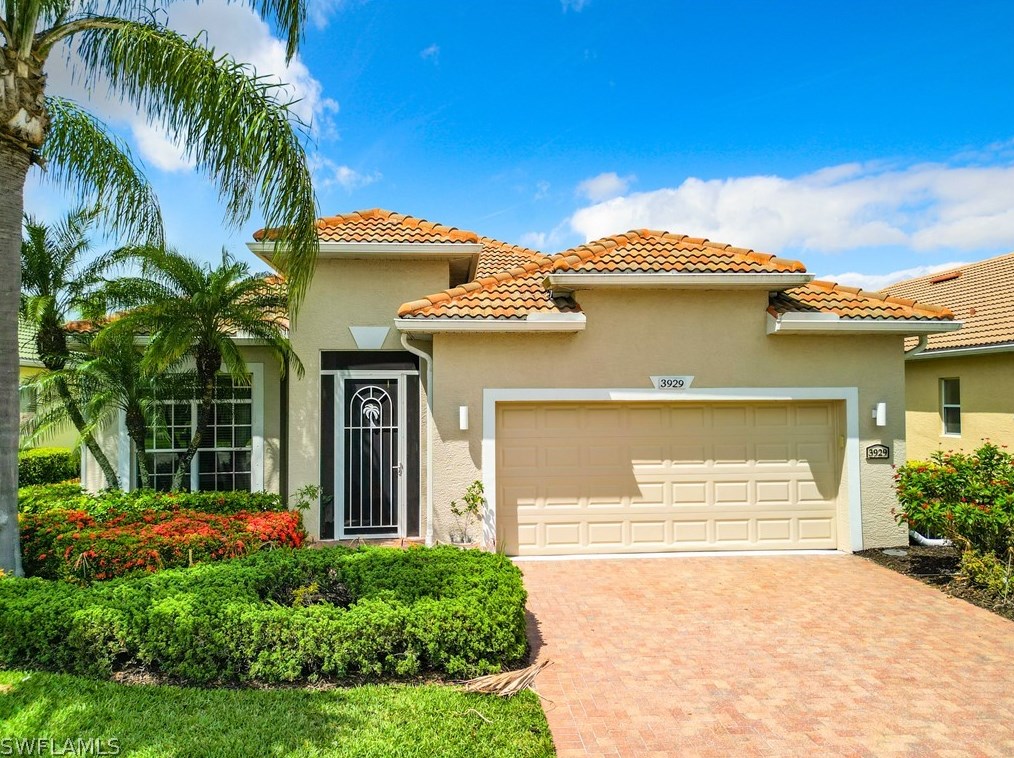 3929 Jasmine Lake Cir, Naples, FL 34119-7956