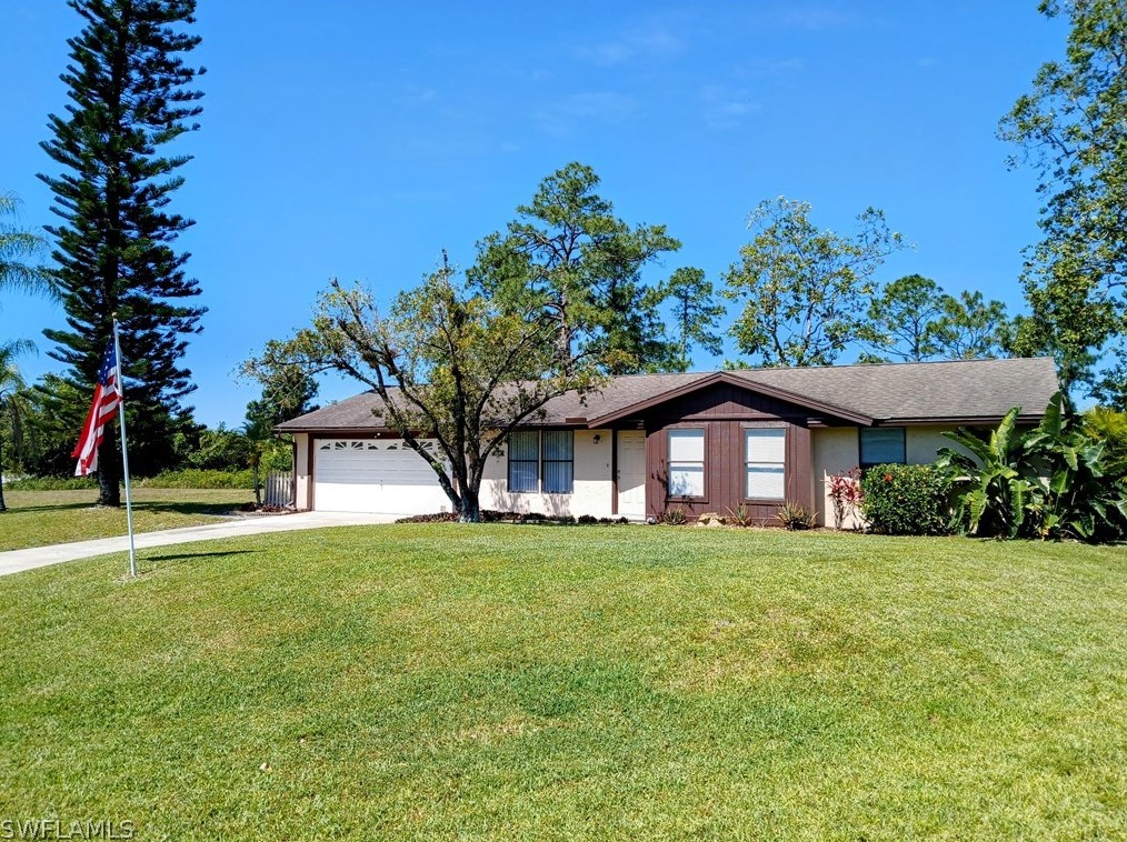 949 Dobbins St E, Lehigh Acres, FL 33974