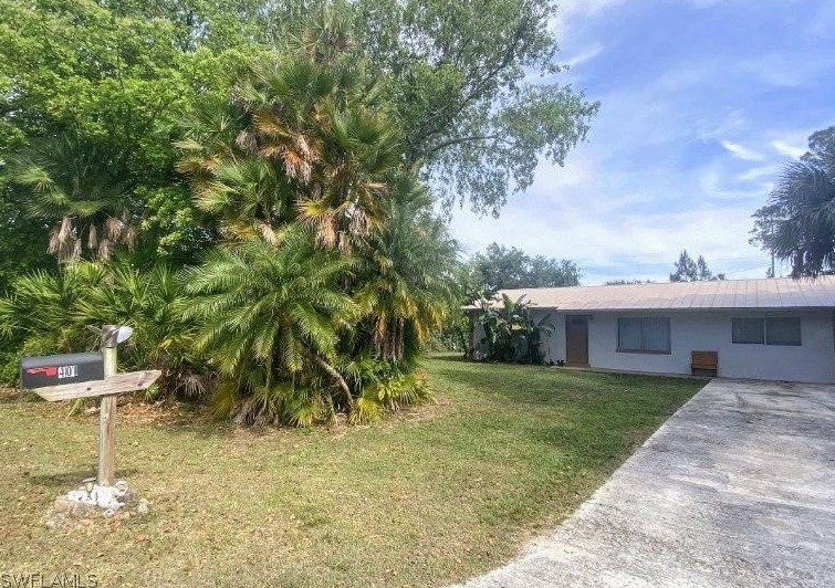400 Lincoln Blvd, Lehigh Acres, FL 33936