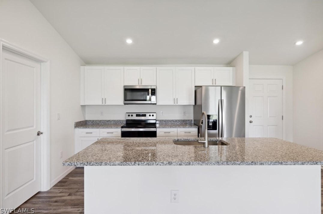1505 7th Pl, Cape Coral, FL 33909-1001