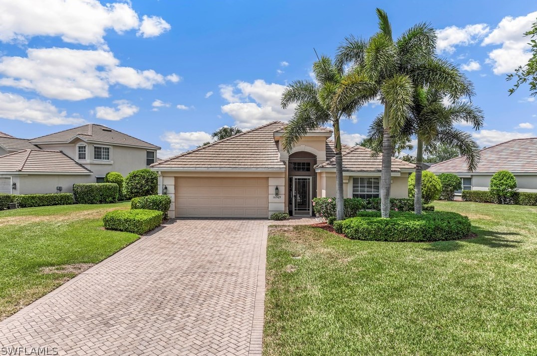 16969 Oakstead Dr, Alva, FL 33920-4628