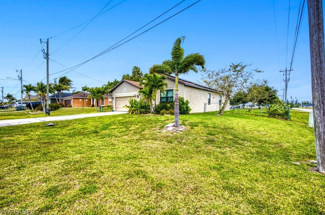 2001 12th Ter, Cape Coral, FL 33990-1895