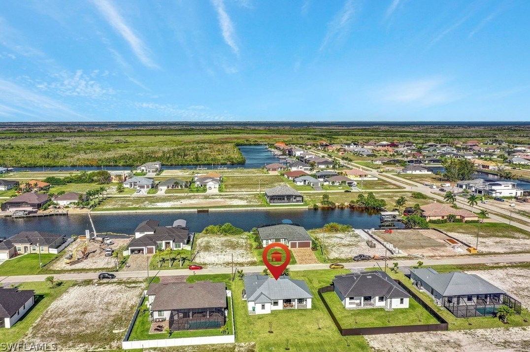 1523 40th Pl, Cape Coral, FL 33993-0095