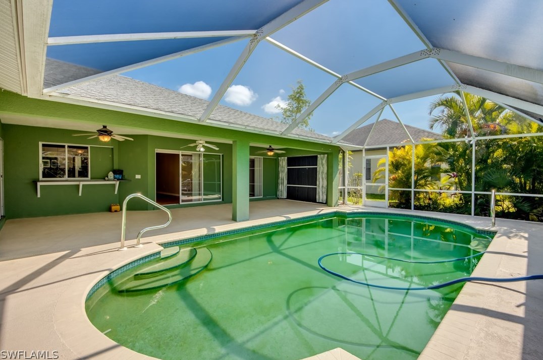 706 35th St, Cape Coral, FL 33904-4967
