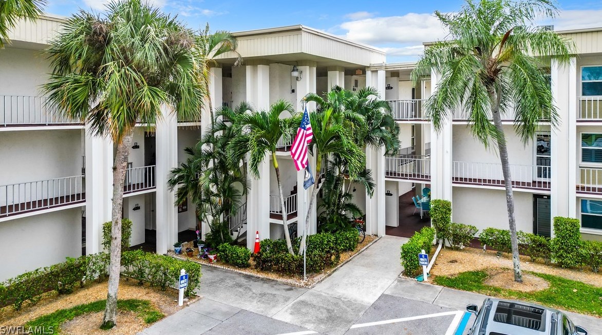 1624 Pine Valley Dr #102, Fort Myers, FL 33907