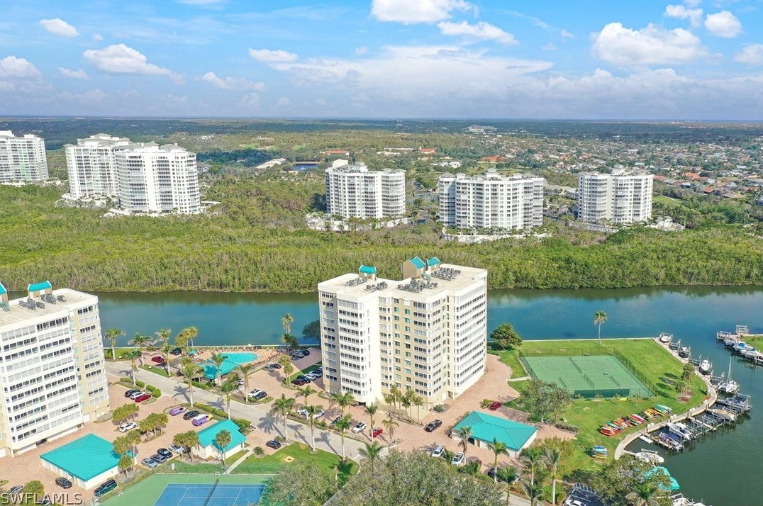 25 Bluebill Ave #a-301, Naples, FL 34108