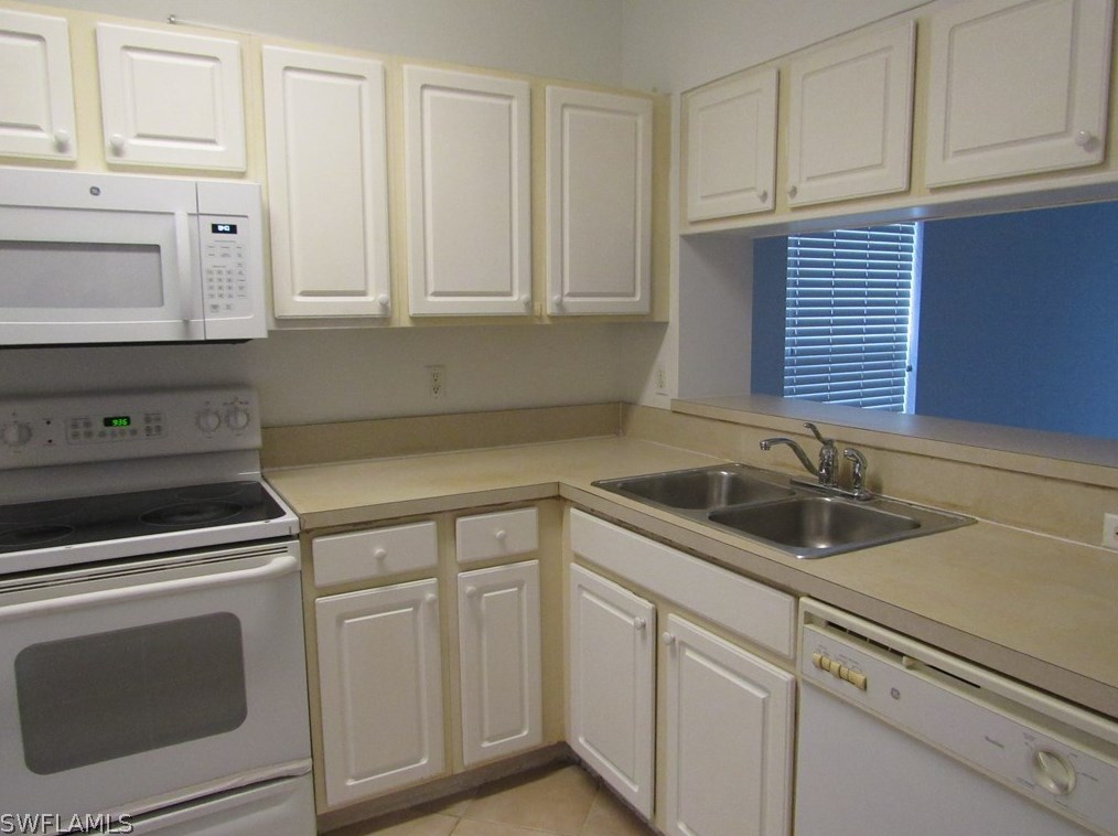 10066 Poppy Hill Dr, Fort Myers, FL 33966-7969