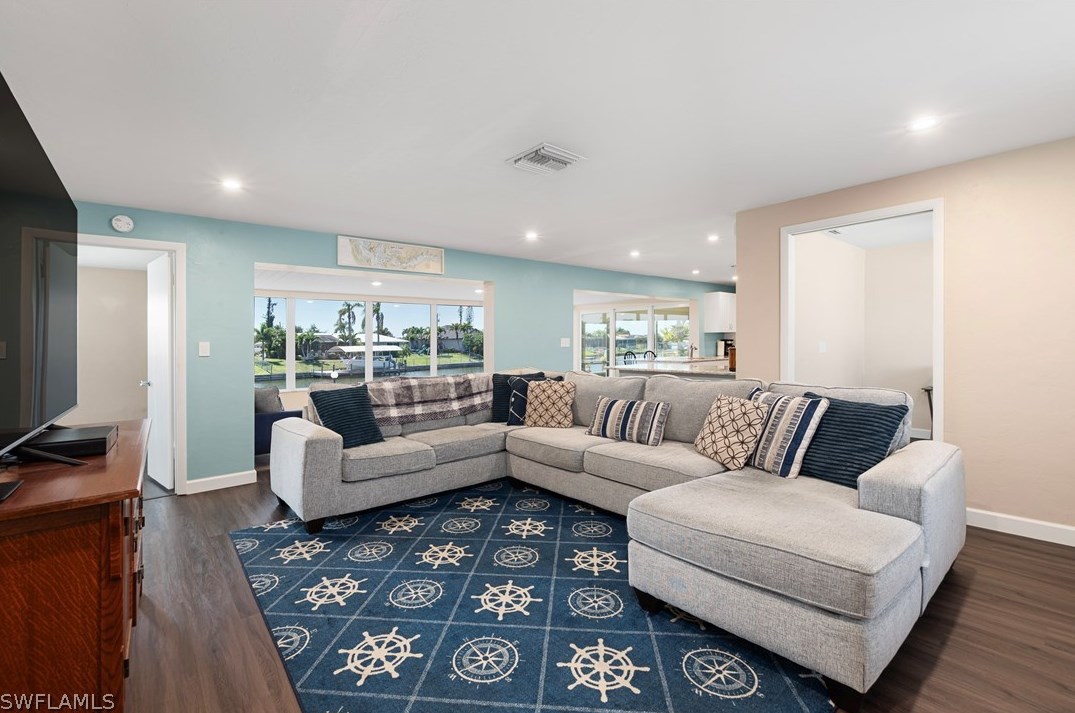 2524 Shelby Pkwy, Cape Coral, FL 33904-5701