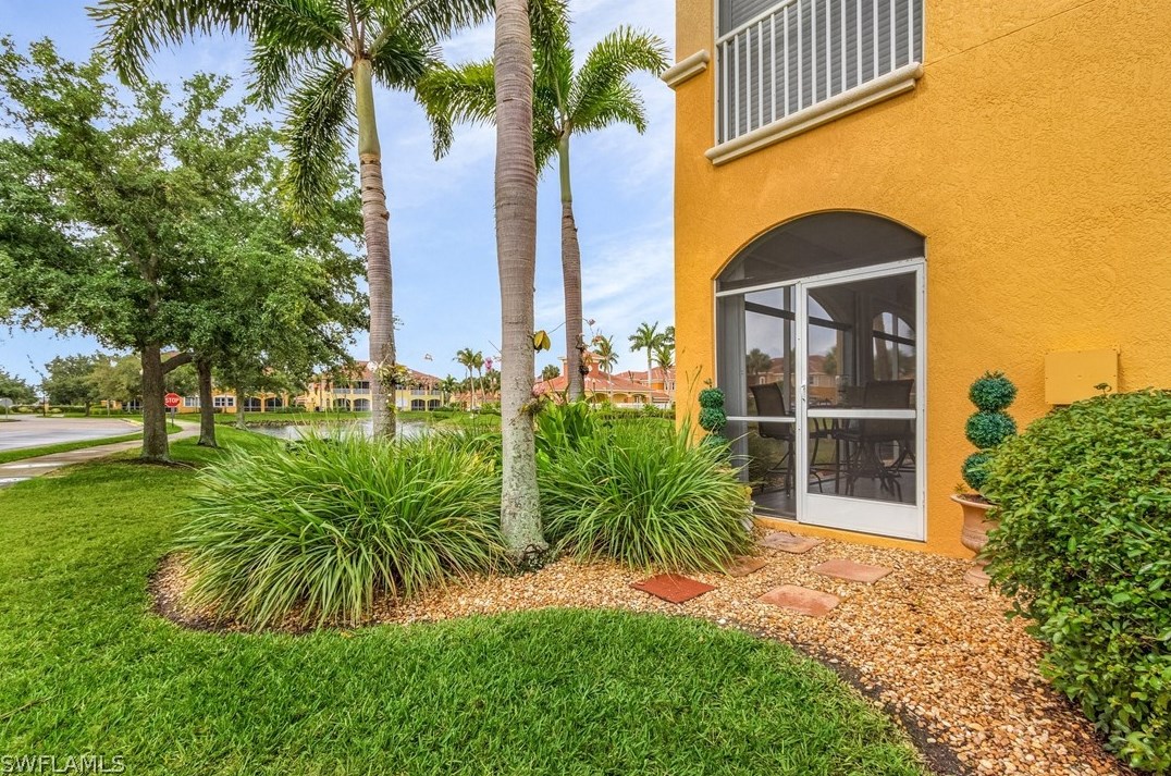 175 Shadroe Cove Cir, Cape Coral, FL 33991-1065