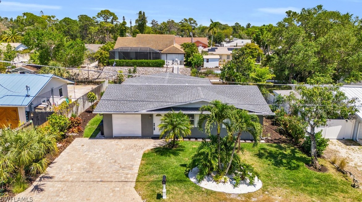 27101 Sun Aqua Ln, Bonita Springs, FL 34135-4740