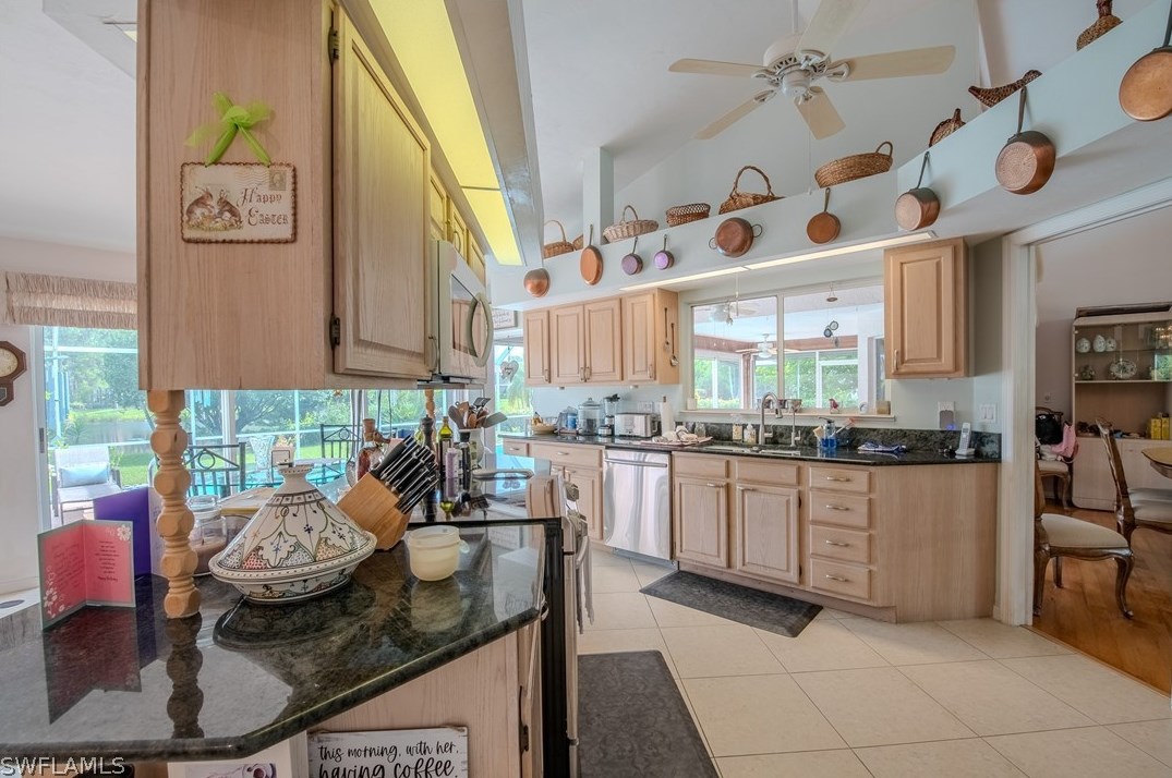 7181 Appleby Dr, Naples FL 34104-6502 exterior