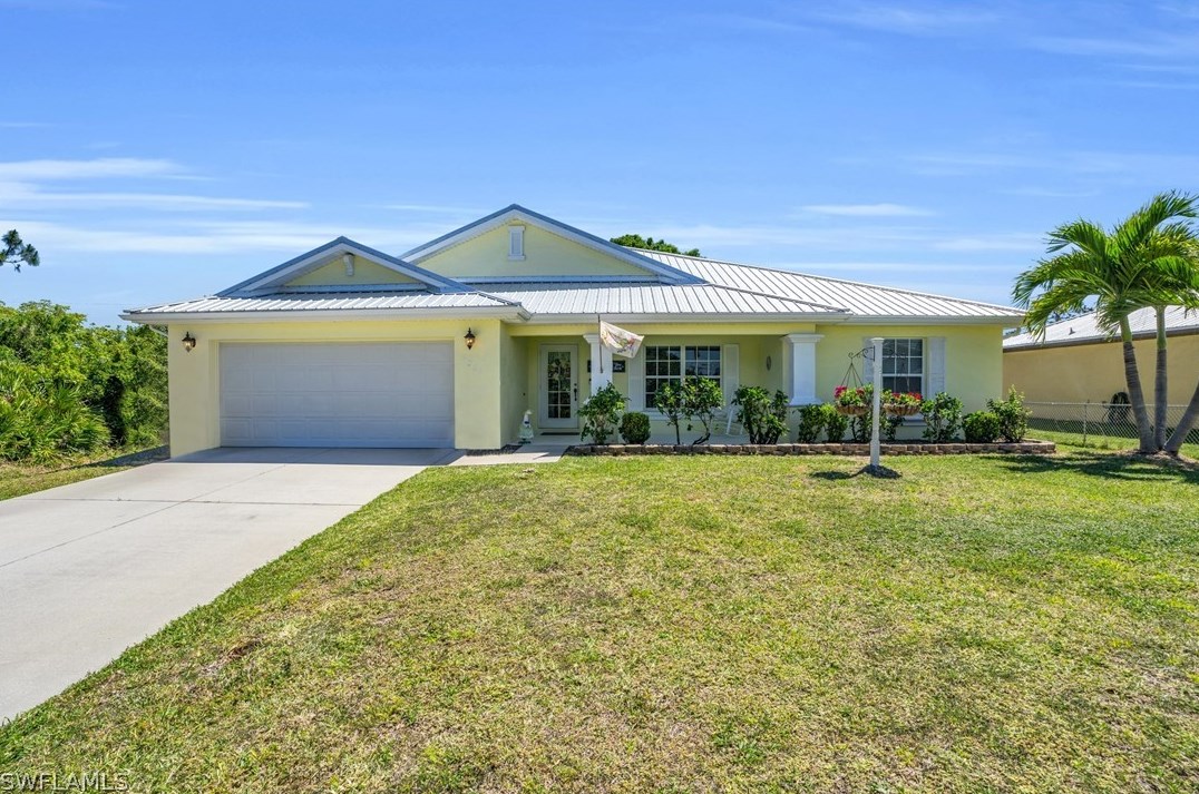 5221 6th St, Lehigh Acres, FL 33971-1031