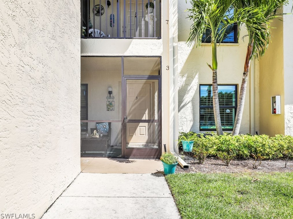 8287 Charter Club Cir, Fort Myers, FL 33919-6821
