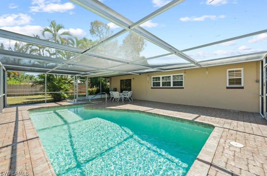 1697 Hermitage Rd, Fort Myers, FL 33919-6408