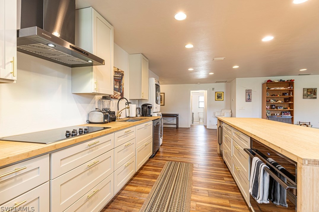 104 Johnnycake Dr, Naples FL 34110-1310 exterior