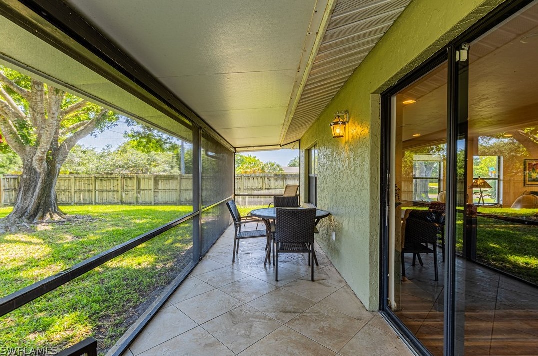 104 Johnnycake Dr, Naples FL 34110-1310 exterior