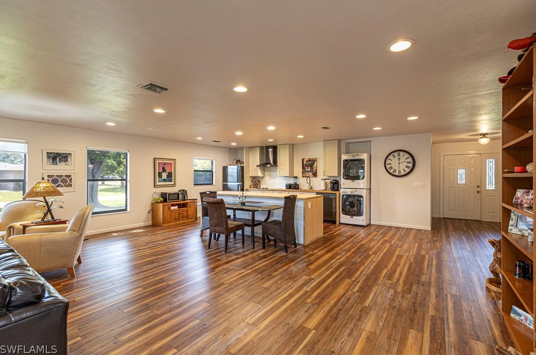 104 Johnnycake Dr, Naples FL 34110-1310 exterior