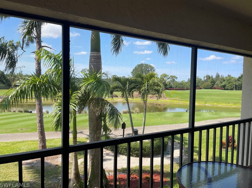 5610 Trailwinds Dr #323, Fort Myers, FL 33907
