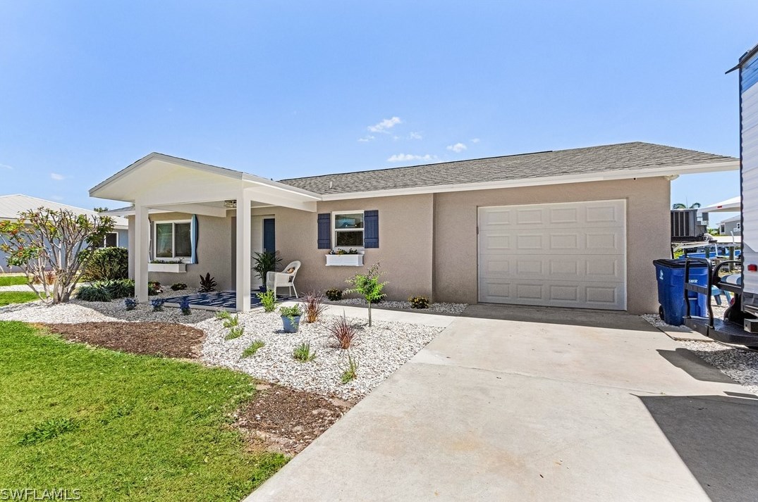 2580 Baybreeze St, Saint James City, FL 33956-2017