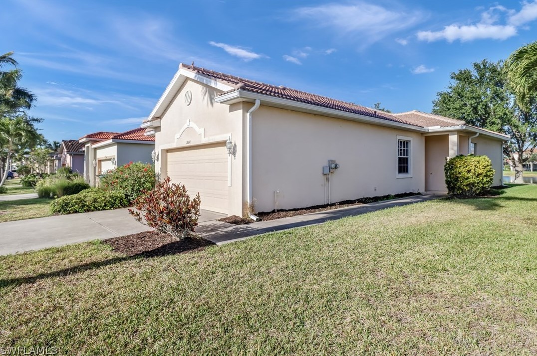 2684 Sunset Lake Dr, Cape Coral, FL 33909-2910