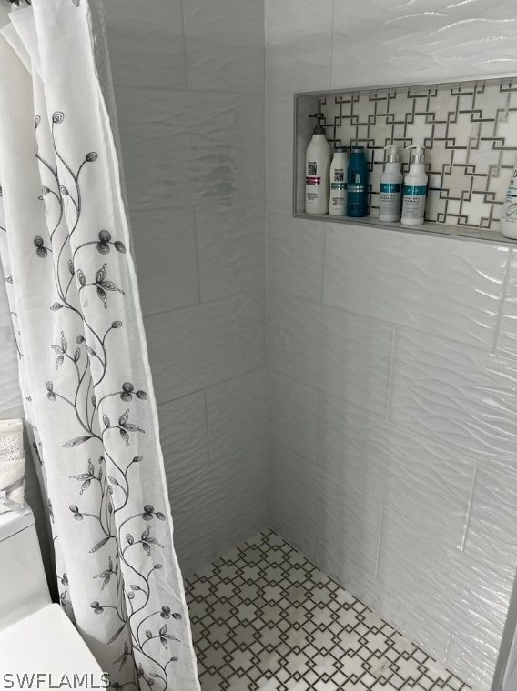 18 Hamlin Ct, Lehigh Acres FL 33936-7211 exterior