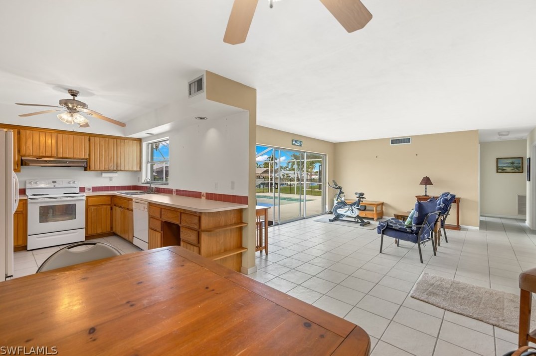 1005 Lucerne Pkwy, Cape Coral, FL 33904-5978