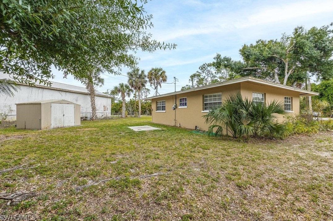 455 Santa Cruz St, Fort Myers FL  33903-2845 exterior