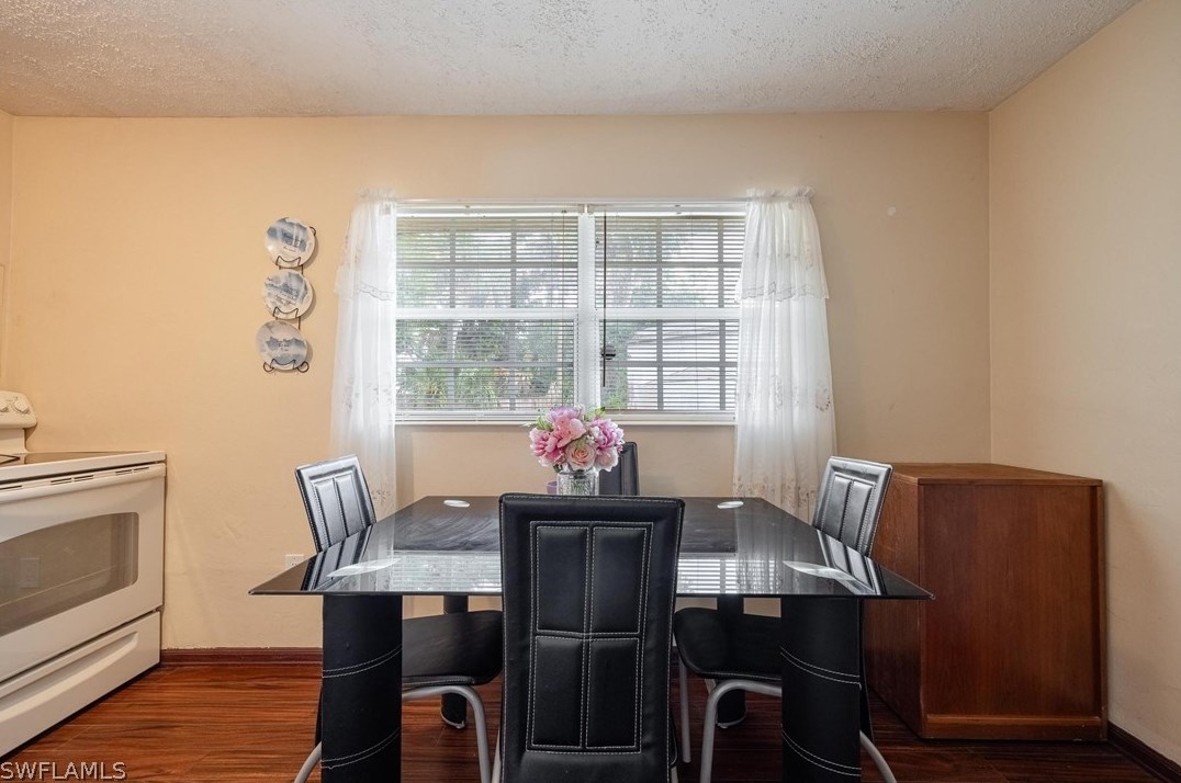 455 Santa Cruz St, Fort Myers FL  33903-2845 exterior