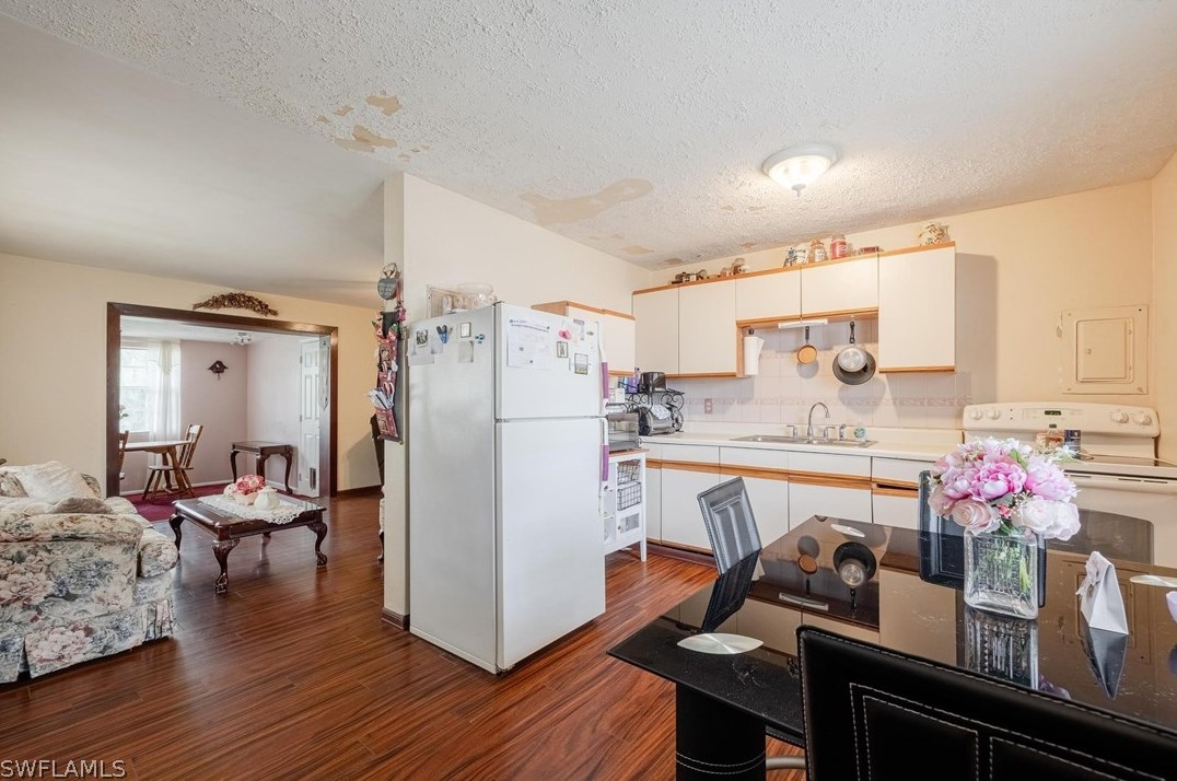 455 Santa Cruz St, Fort Myers FL  33903-2845 exterior