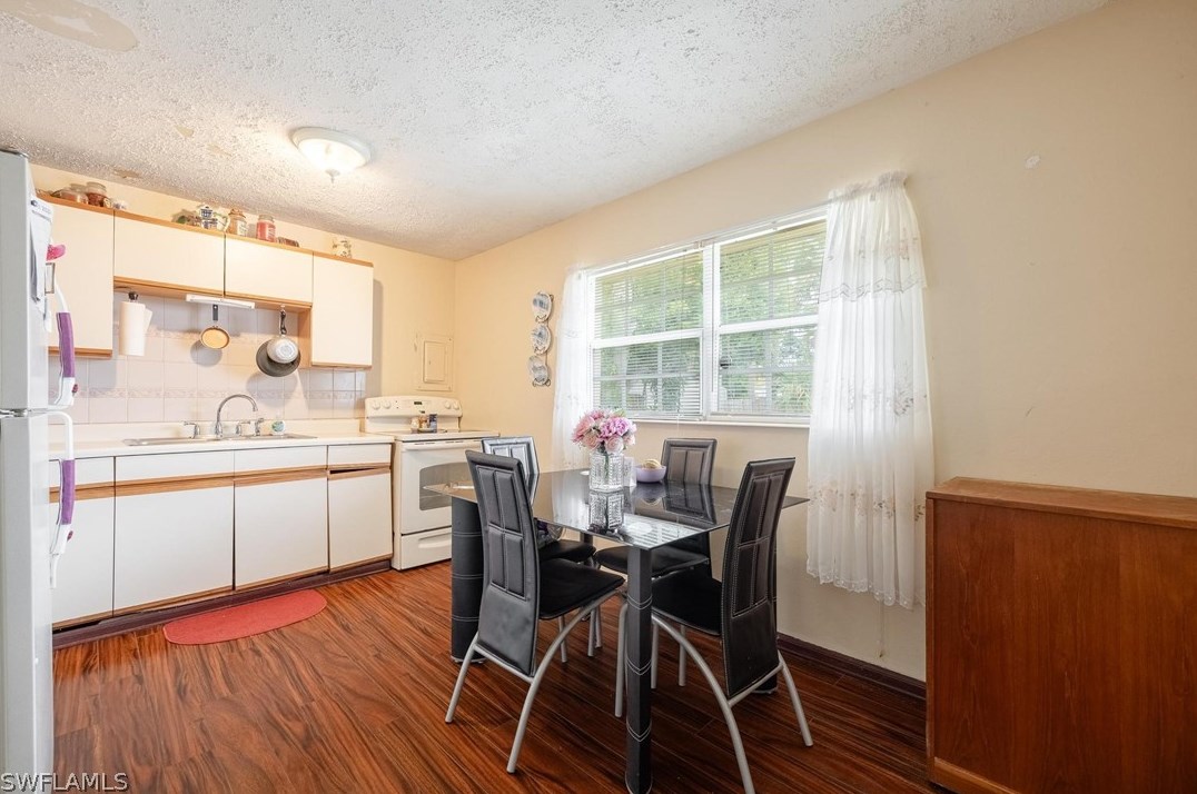 455 Santa Cruz St, Fort Myers FL  33903-2845 exterior