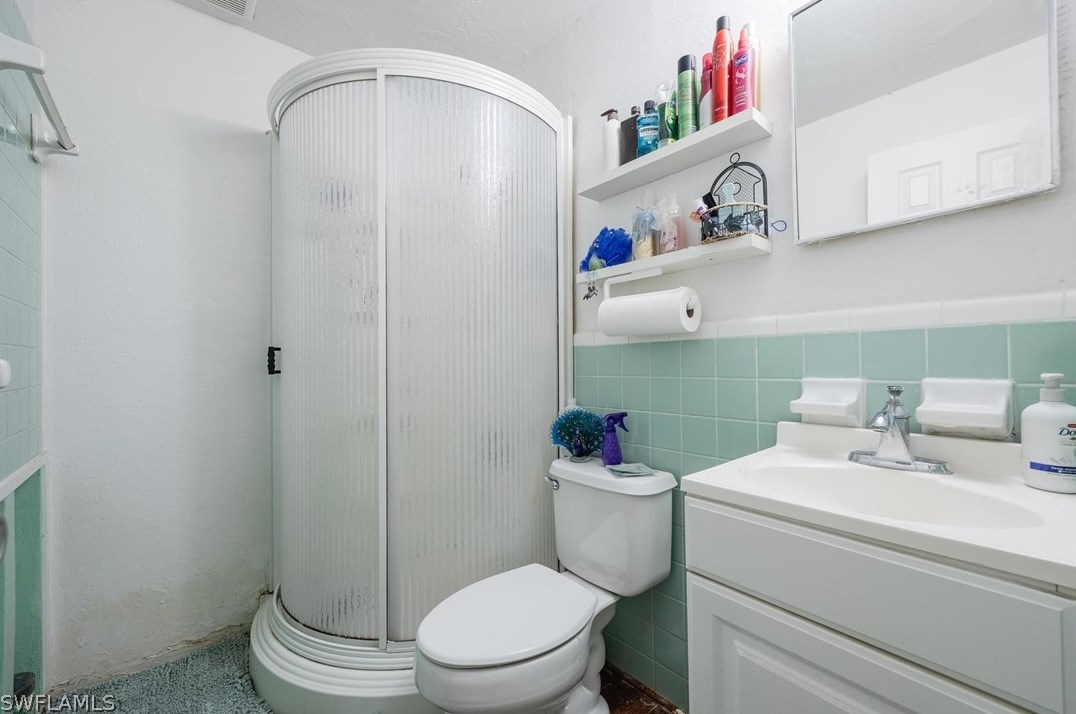 455 Santa Cruz St, Fort Myers FL  33903-2845 exterior