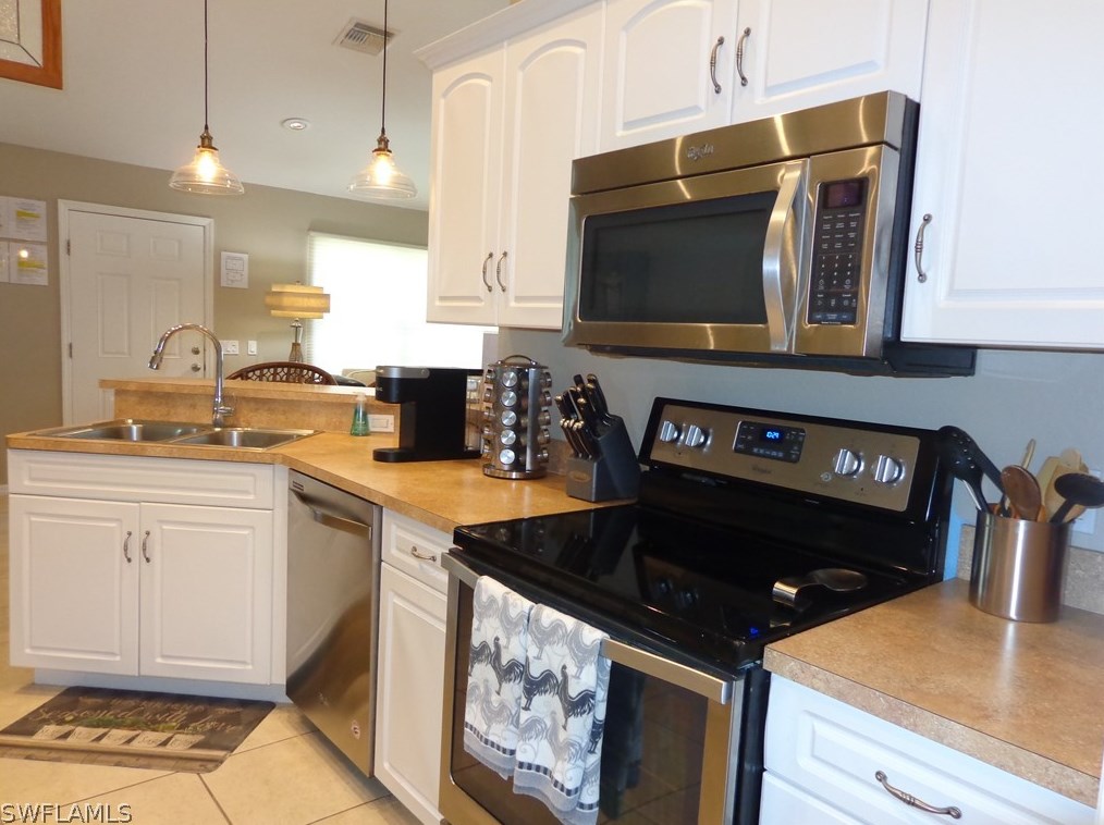 426 Palermo Cir, Fort Myers Beach FL  33931-2726 exterior