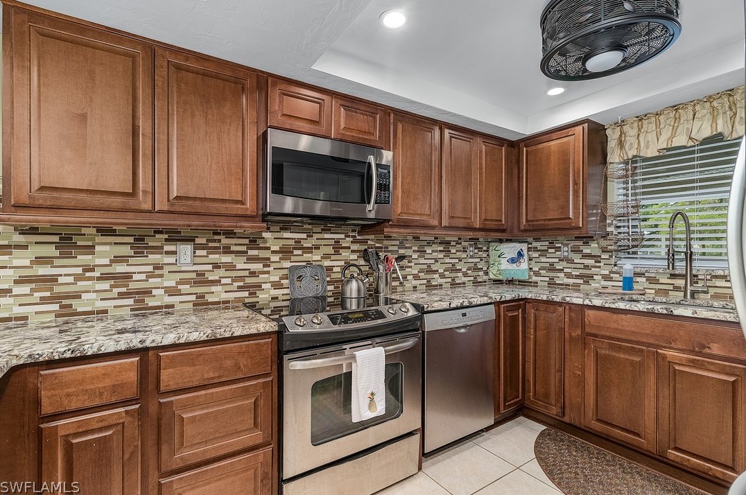4417 Spanker Ct, Fort Myers, FL 33919-4751