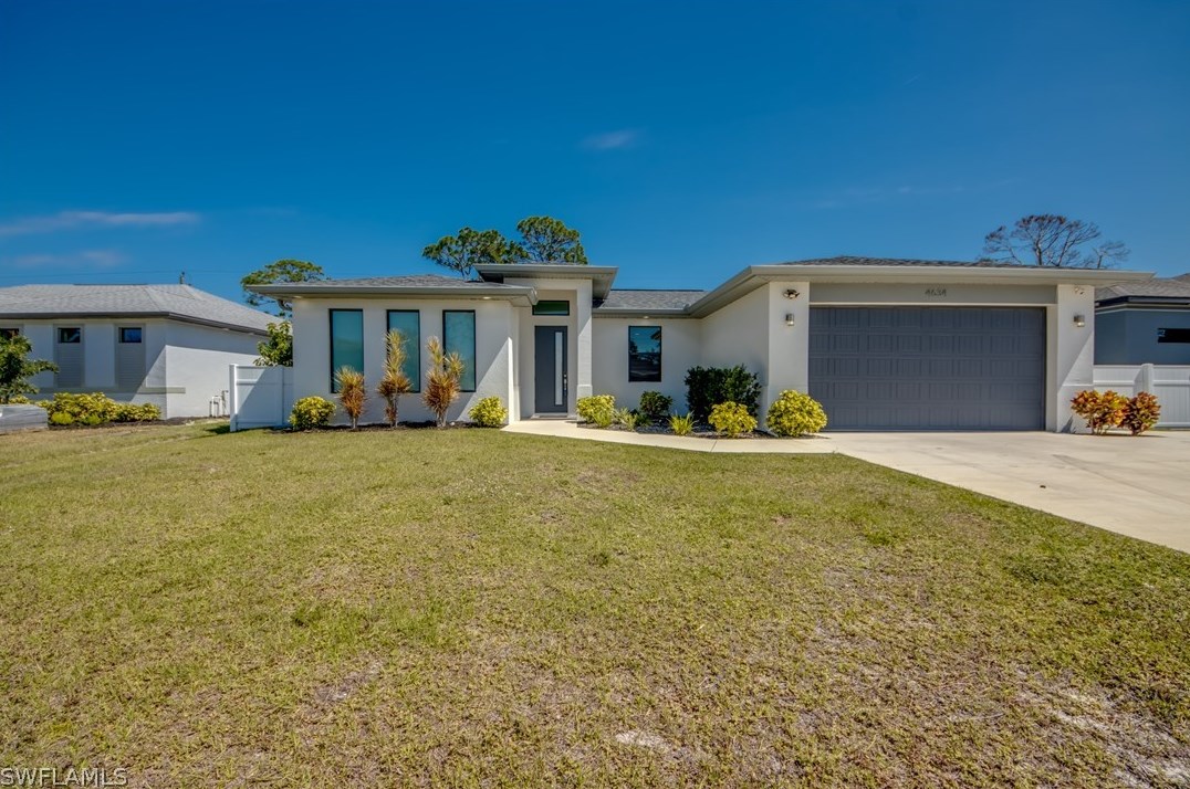 4634 Catalina Ln, Bonita Springs, FL 34134-7241
