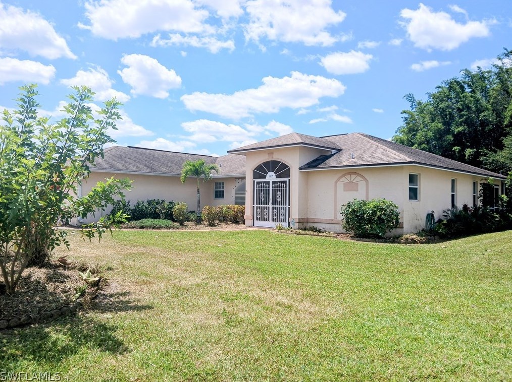 212 Lanyard Pl, Lehigh Acres, FL 33936
