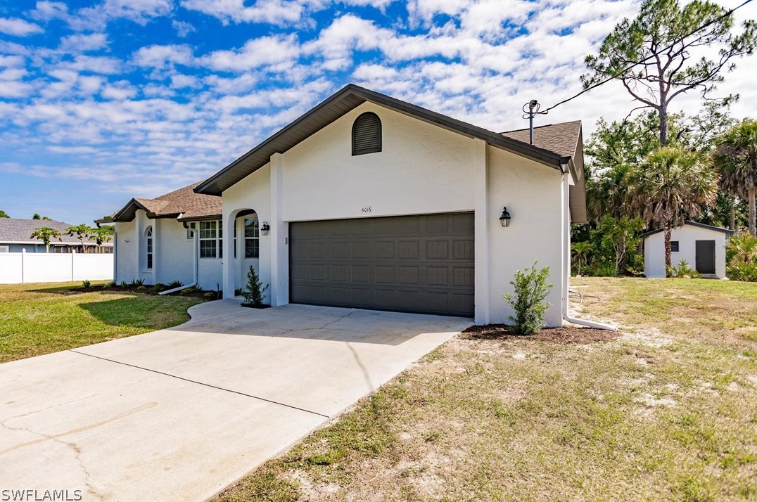 5016 27th St, Lehigh Acres, FL 33973-6215