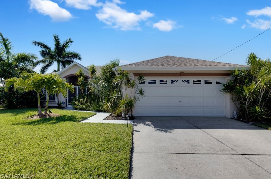2902 Surfside Blvd, Cape Coral, FL 33914-3868