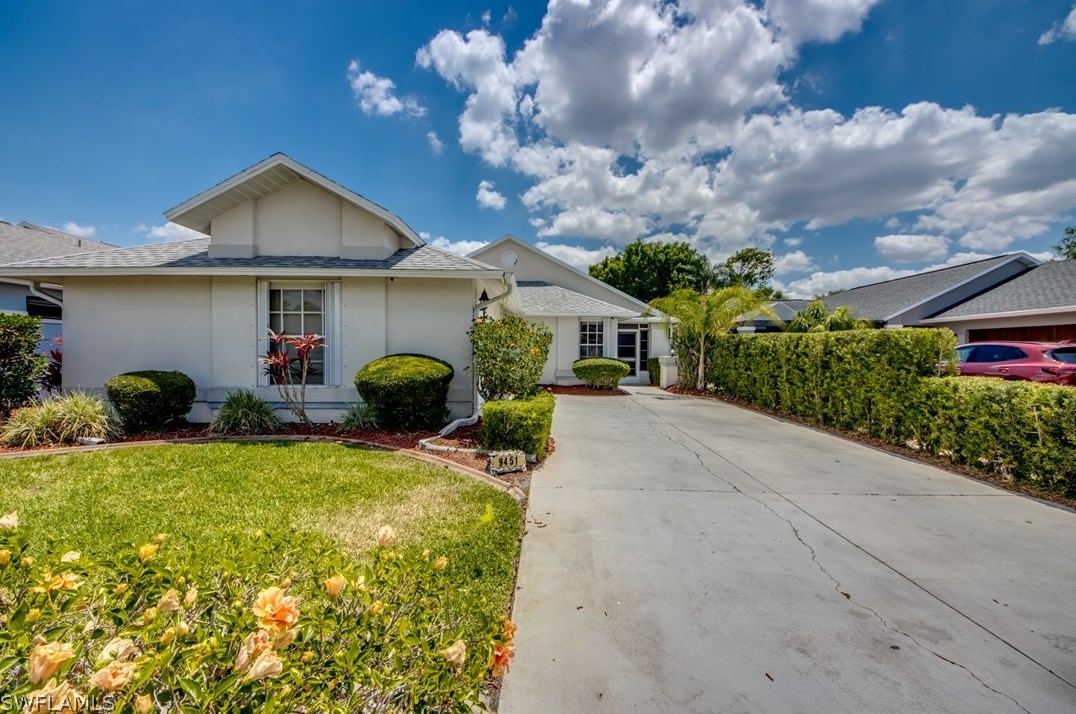 9451 Palm Island Cir, Fort Myers, FL 33903-5263
