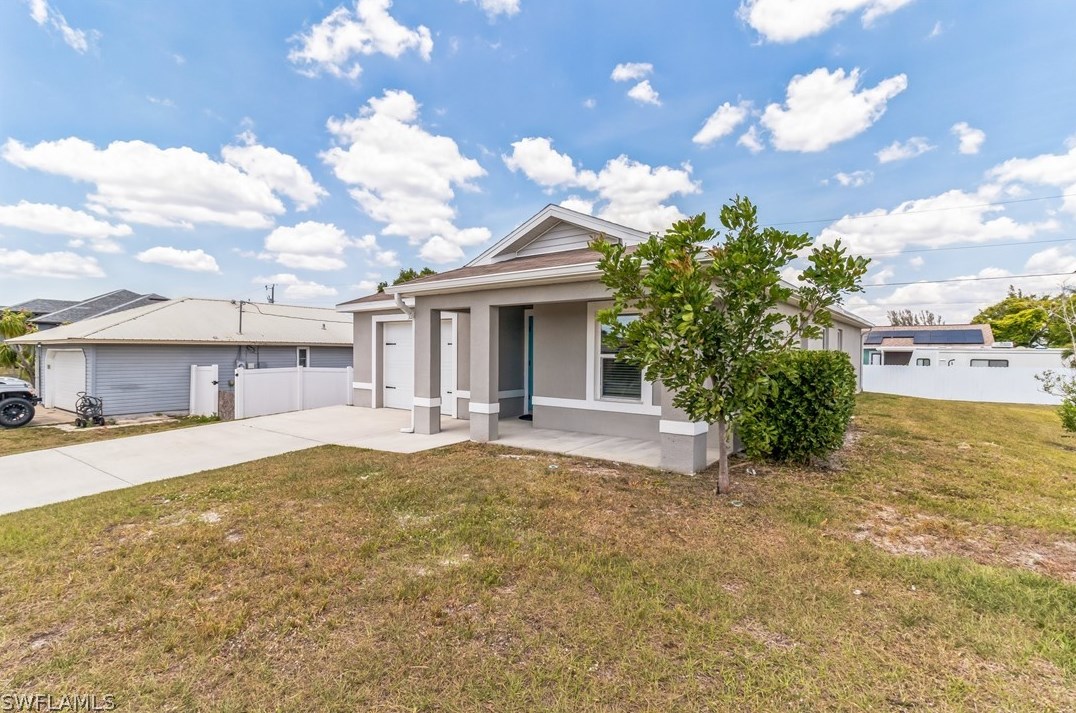 325 29th Ter, Cape Coral, FL 33904-3426