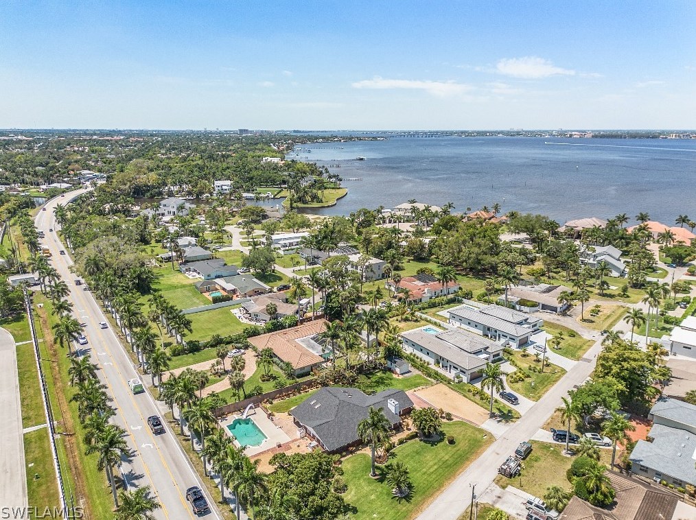 1334 Longwood Dr, Fort Myers, FL 33919-1821