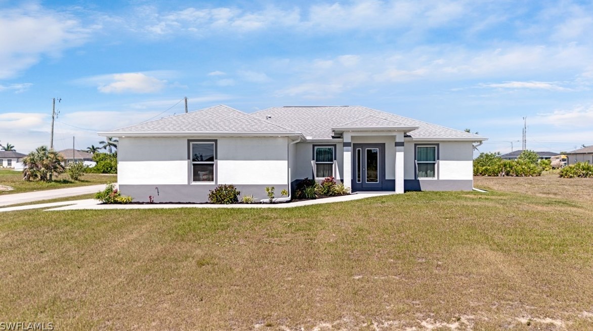 805 17th Ter, Cape Coral, FL 33993-8917
